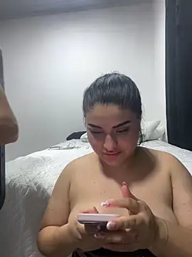 pareja_curiosa19's cam snapshot