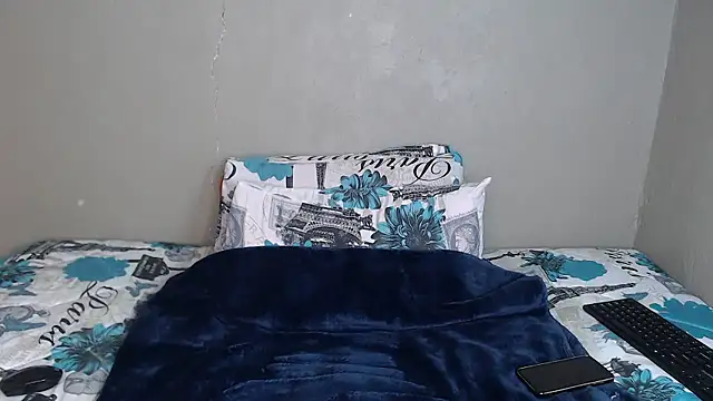 Lunalee's cam snapshot