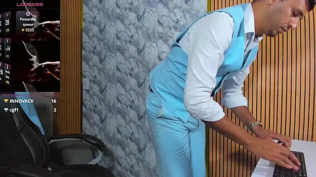 Hideintheoffice live sex cam