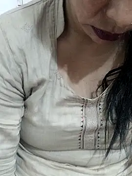 cutee_bhabhi's cam snapshot