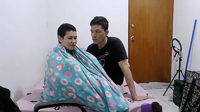 luxandracon23's cam snapshot