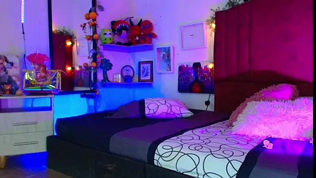 alisson_zafiro_'s cam snapshot