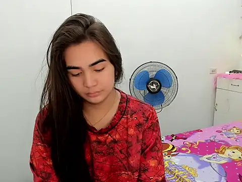 nica_doll live sex cam