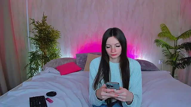 Alic_Fox's cam snapshot