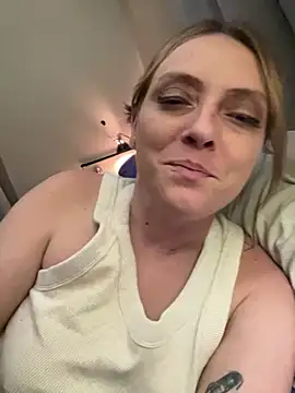 Titsandtats24's cam snapshot