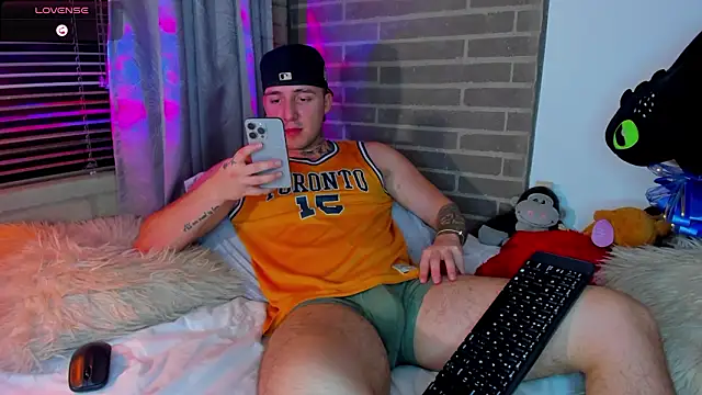 liam_oficial02's cam snapshot