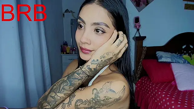 mia_yireth live sex cam