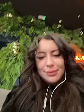 AndreaMood live sex cam