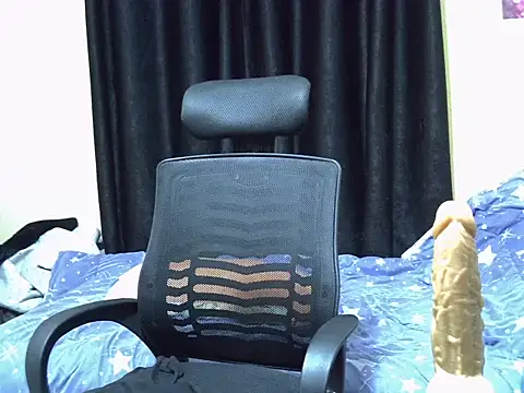 Horny-slut_'s cam snapshot