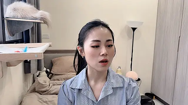 BabyOneDaily's cam snapshot