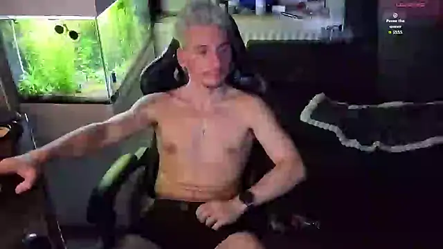 Rayzel_White live sex cam