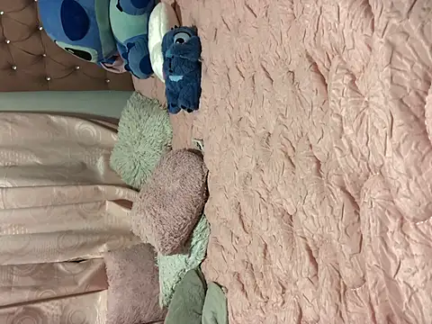 Rachellcooperrr's cam snapshot