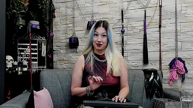 CruelMistress's cam snapshot