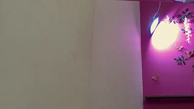 skinnybarbie022's cam snapshot