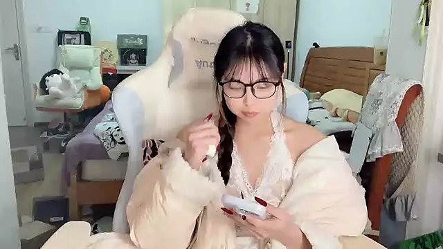 Akong11's cam snapshot