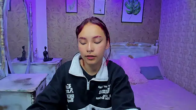 Megane_whitte's cam snapshot