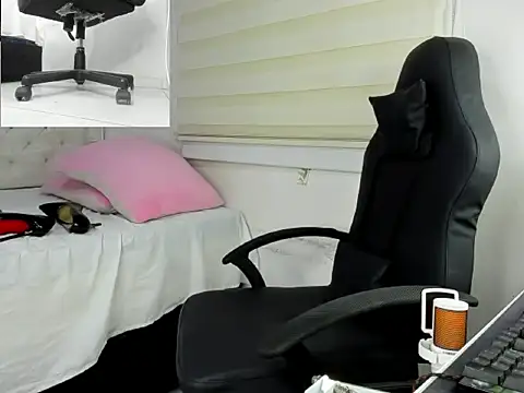 goddess_of_bitches's cam snapshot