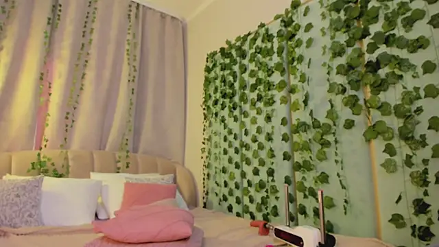 Love_is_Lola's cam snapshot