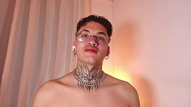 AlecBanne's cam snapshot