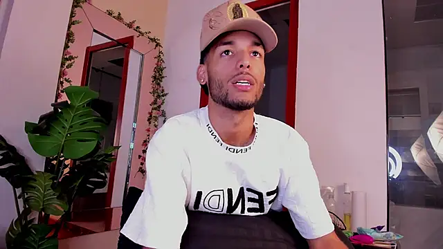 Thiagoferreti live sex cam