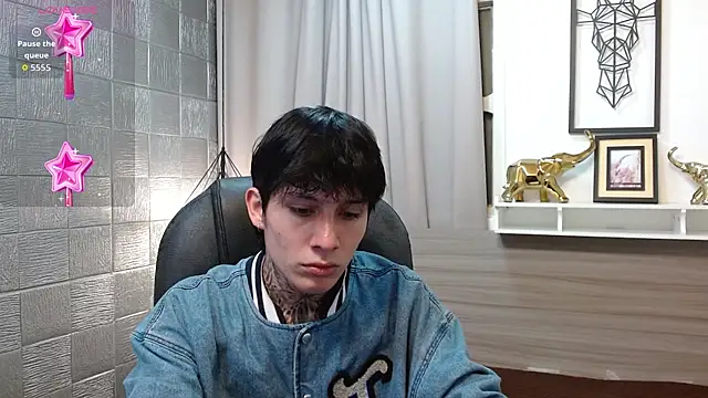 Iantwink18 live sex cam