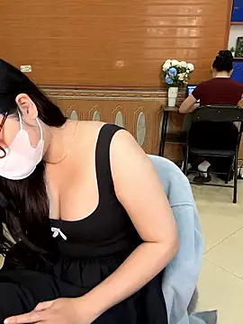 hide_from_colleagues live sex cam