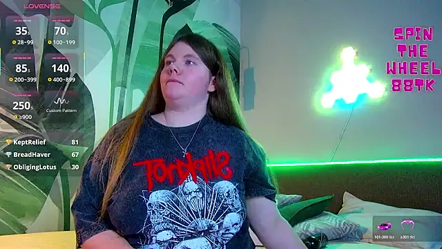 RubyValen live sex cam