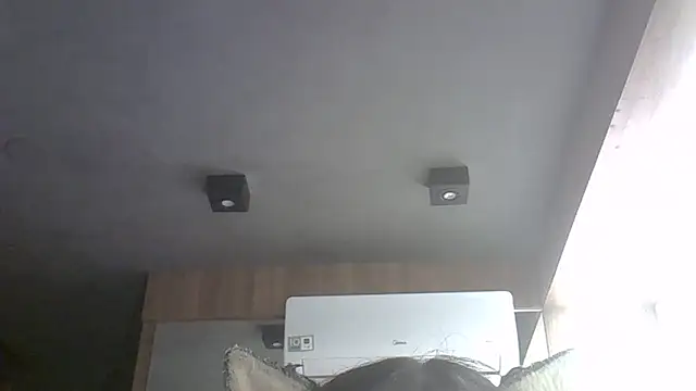 SkinnyKitten live sex cam