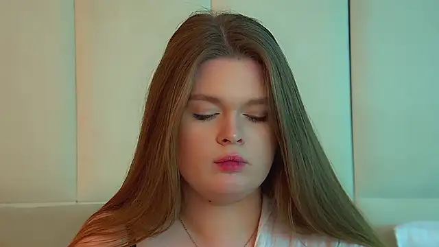 CrystalLyons live sex cam