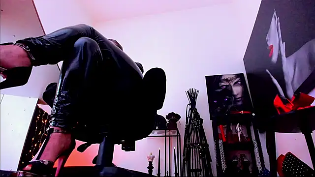 MistressDemisweet's cam snapshot