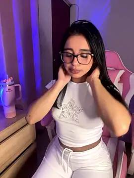 Emily-14's cam snapshot