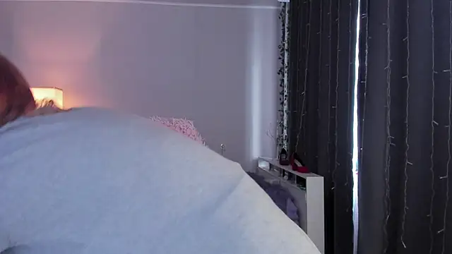 ReddHotPipper's cam snapshot