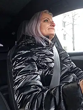 LadyTouch's cam snapshot