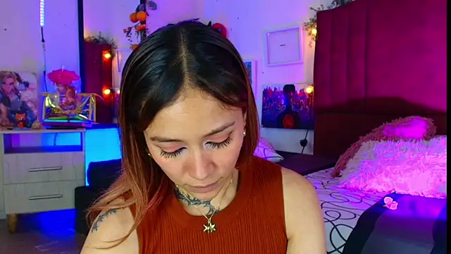 alisson_zafiro_'s cam snapshot