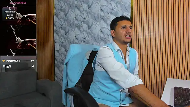 Hideintheoffice live sex cam