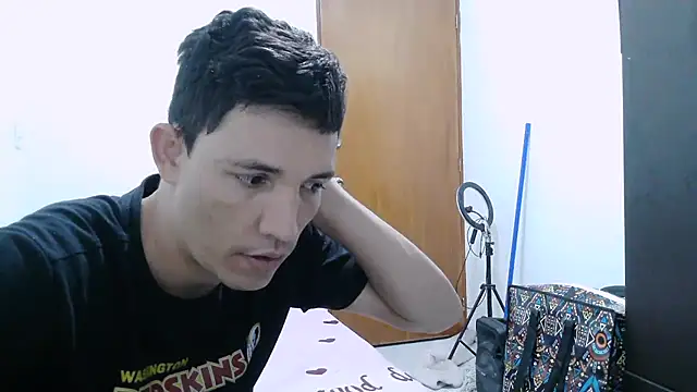 luxandracon23's cam snapshot