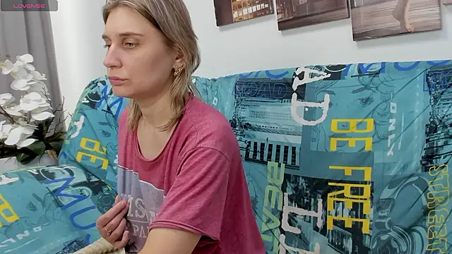 Tenderly_Sophie's cam snapshot