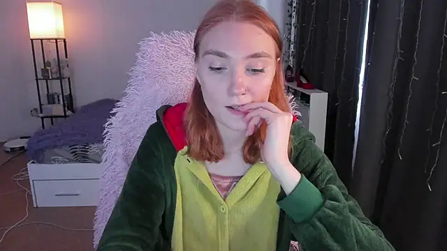 ReddHotPipper's cam snapshot