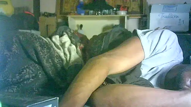 ON3YOULLN3VER_FIR3's cam snapshot