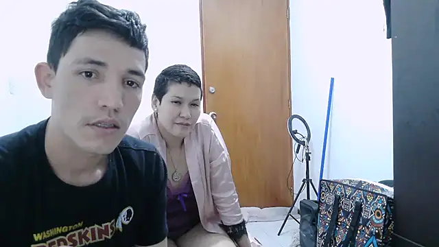 luxandracon23's cam snapshot