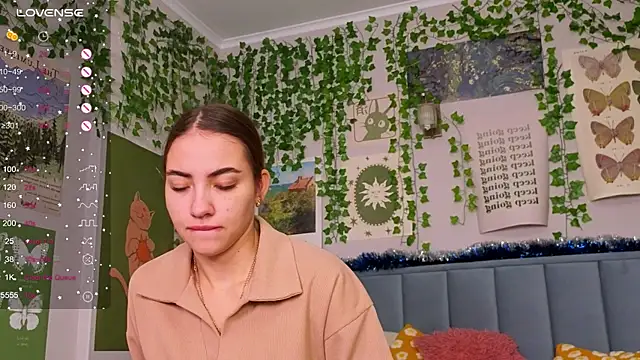 Fit_Brunette_'s cam snapshot