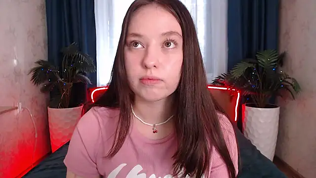 PureLedy's cam snapshot