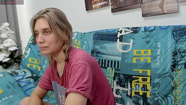 Tenderly_Sophie's cam snapshot