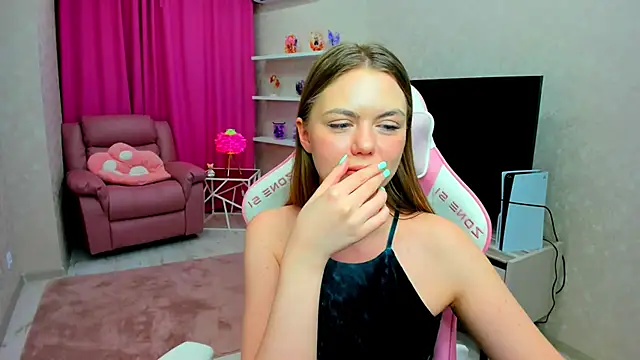 Strawberrye's cam snapshot