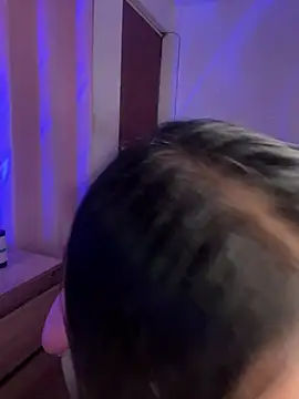 Emily-14 live sex cam