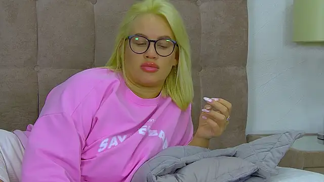 MariaNeumann live sex cam