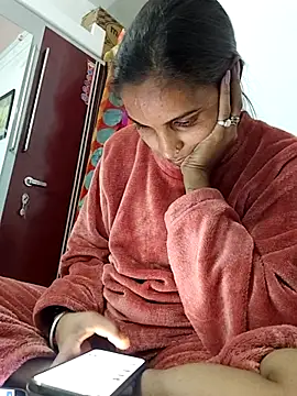 Hotty-Nidhi's cam snapshot