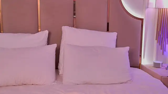 ArianaMell live sex cam