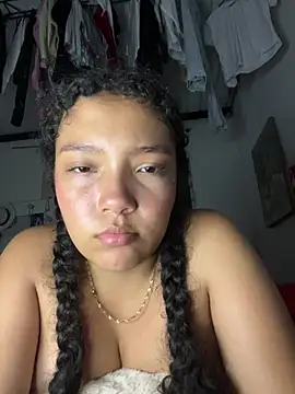 PetiteKattia live sex cam