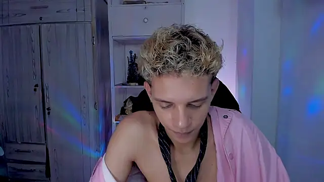 tylernova live sex cam